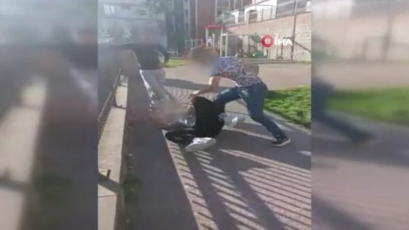 Çağlayan’da parkta dayak kamerada