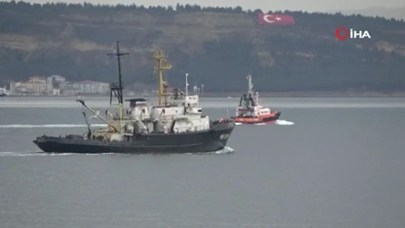 Rus savaş gemileri Çanakkale Boğazı’ndan geçti