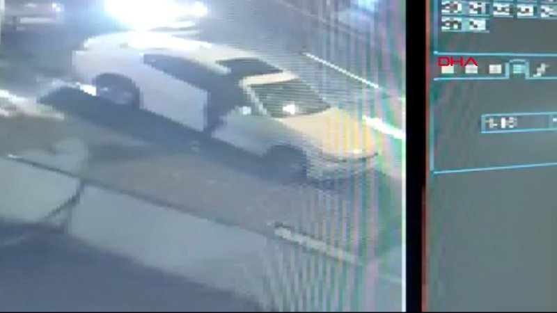 Esenyurt'ta arabanın aynalarını çaldılar