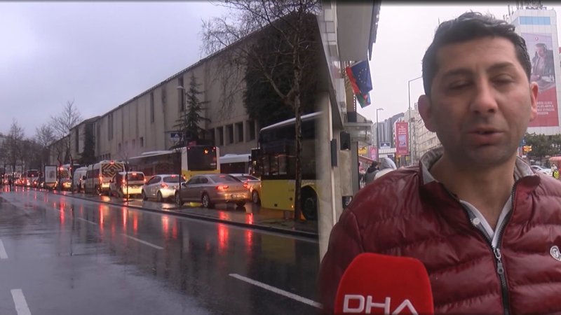 Şişli'de trafik kazası: Taksiler birbirine girdi