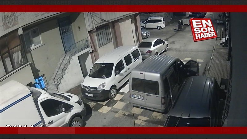 Bağcılar'da tesisatçının aracındaki malzemeleri çaldılar