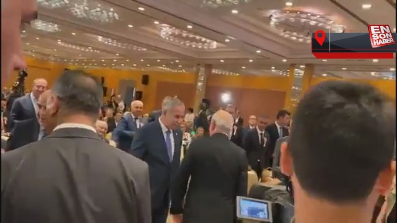 Kemal Kılıçdaroğlu, Bülent Arınç'ın elini sıkmadı