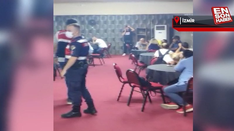 İzmir'de kahvehanelere kumar baskını: 82 kişiye 149 bin lira ceza