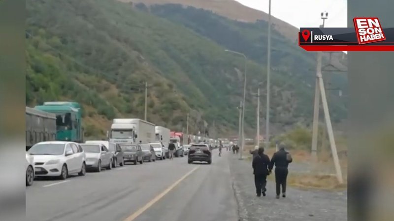 Rus vatandaşları, seferberlik ilanından sonra Gürcistan sınırına akın etti