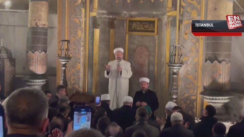 Ali Erbaş, Ayasofya'da yeni yılın ilk sabah namazını kıldırdı