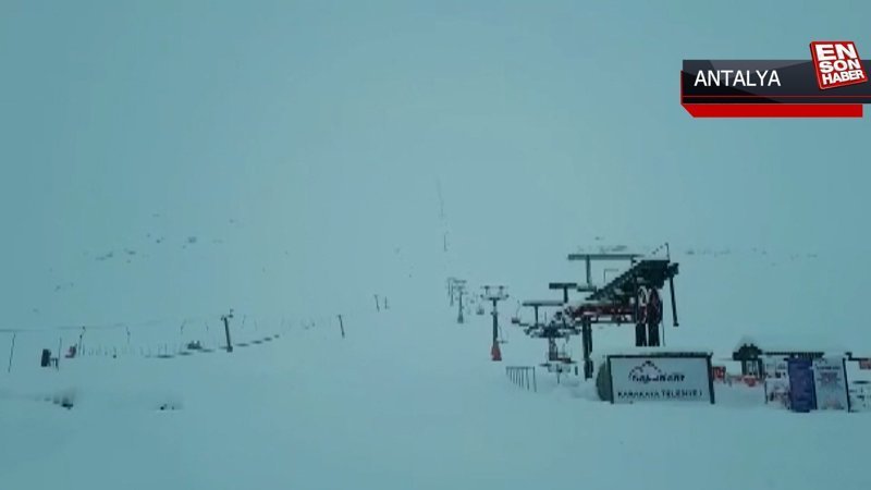 Antalya'da kar yağışı