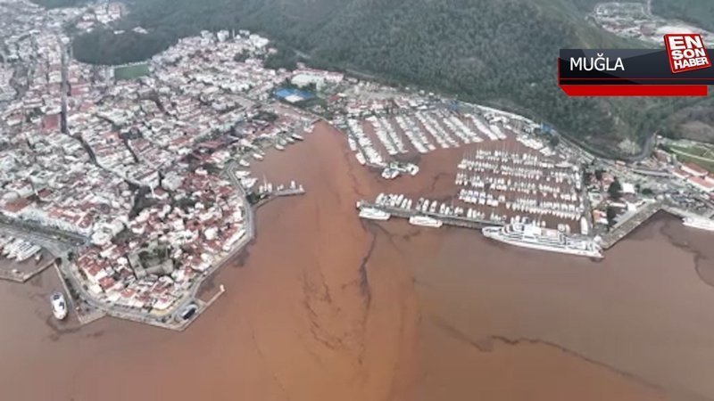 Marmaris’te denizin rengi değişti