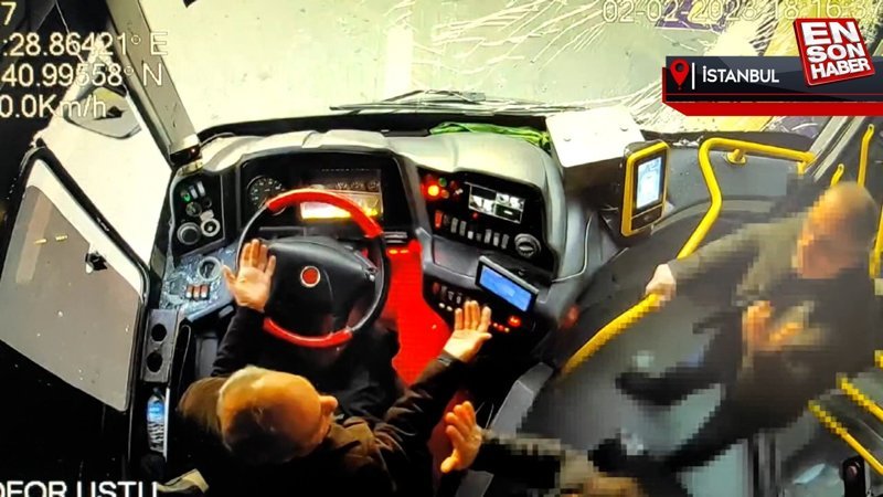 Bahçelievler'de durağa giren otobüsün içinden görüntüler