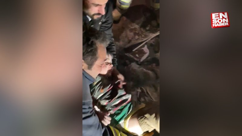 Malatya'da depremden 19 sonra enkazdan 1 çocuk sağ kurtarıldı