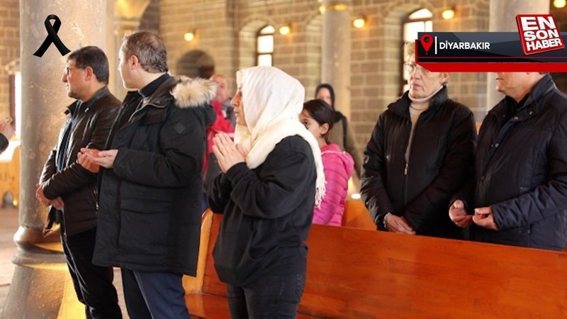 Diyarbakır'daki Ermeni Kilisesi'nde depremzedeler için dua edildi