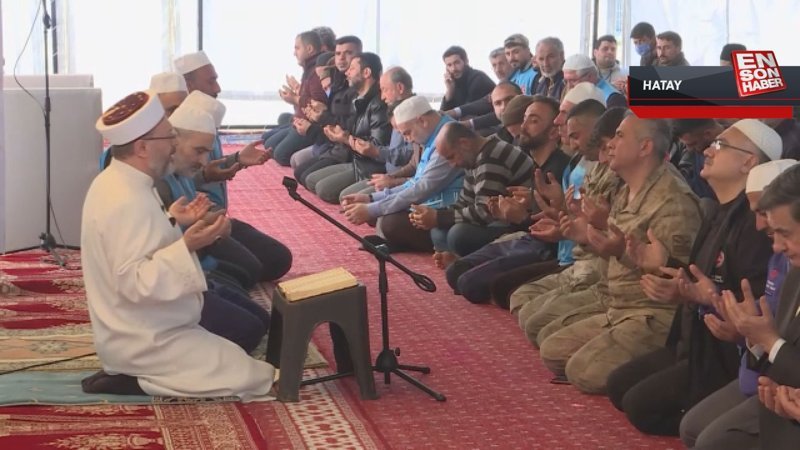 Diyanet İşleri Başkanı Erbaş, Hatay'da cuma namazı kıldırdı