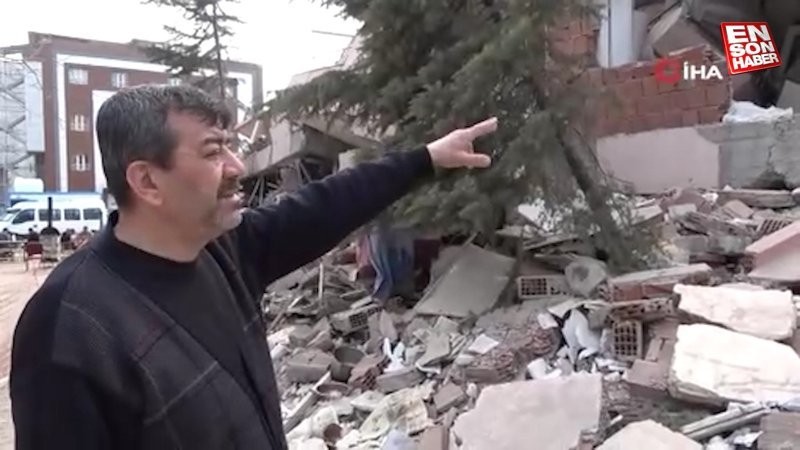 Kahramanmaraş'ta enkaz başında nöbet tutuyor