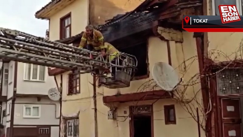 Tokat'ta iki katlı ahşap evde yangın çıktı