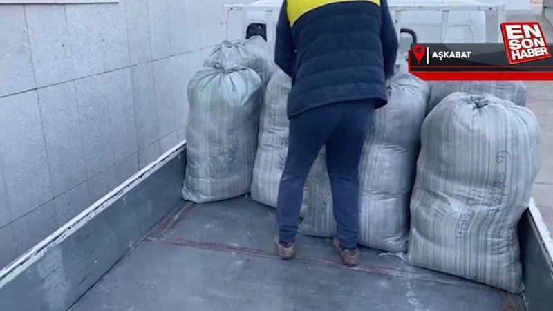 Türkmenistan depremzedelere 1100 battaniye ile 89 yatak daha gönderdi