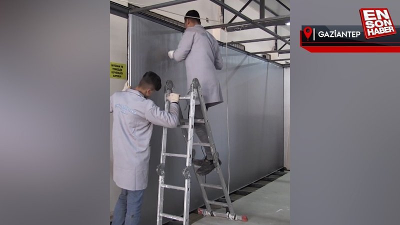 Gaziantep'te meslek liseliler, depremzede öğrenciler için güneş enerjili konteyner üretiyor