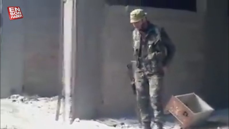 Amjad Yousef’in Suriye’de 41 sivili infaz ettiği görüntüler