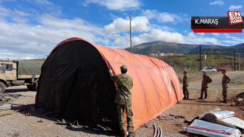 Mehmetçik deprem bölgesinde çadır kurmaya devam ediyor