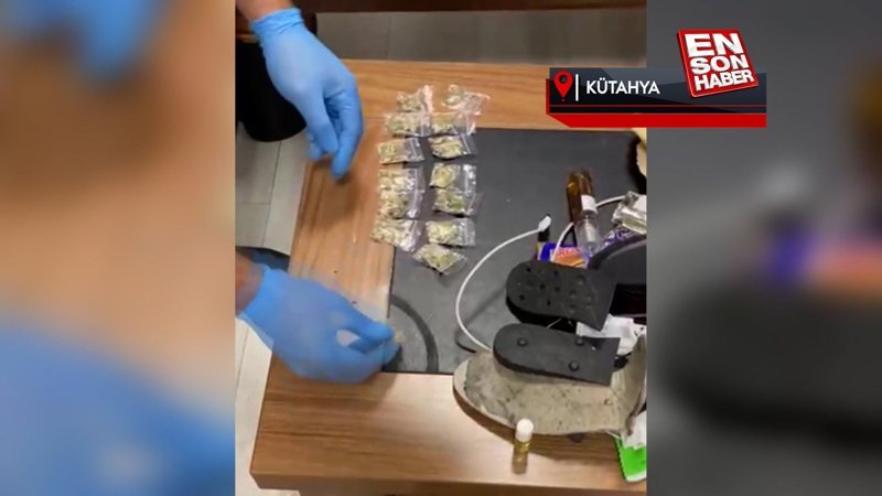 Kütahya'da ayakkabısına gizlediği uyuşturucuyla yakalandı