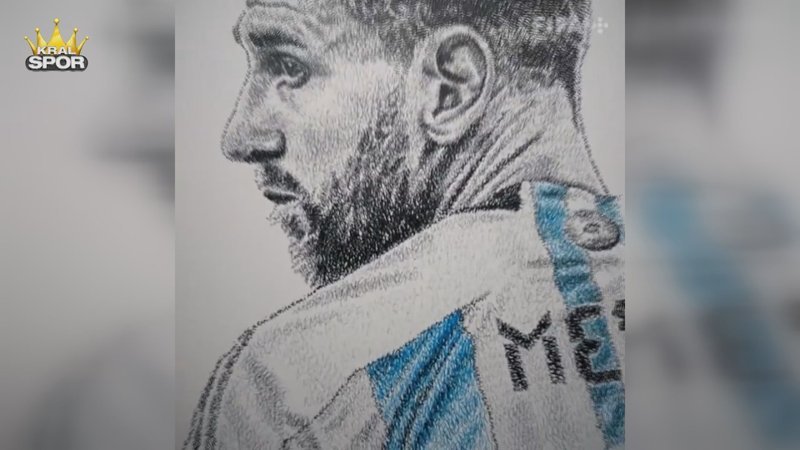 Messi yazarak Messi'yi çizmek