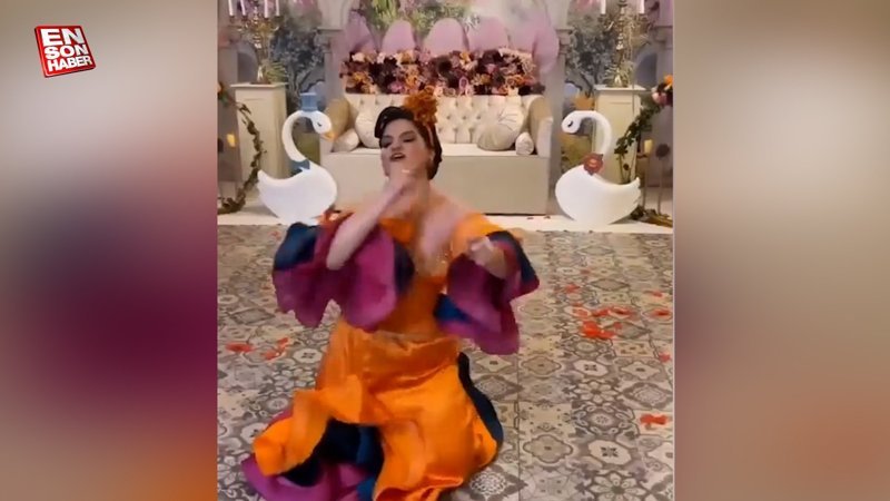 Kına gecesinde 11 ayrı kıyafet giyen gelin, danslarıyla olay oldu