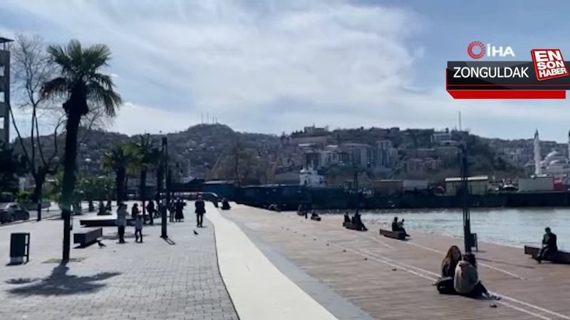 Zonguldak’ta sıcak havayı gören sahile koştu