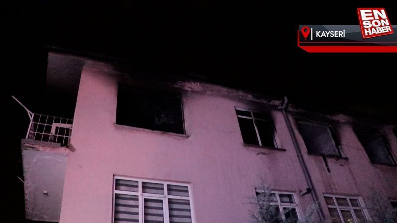 Kayseri'de 2 katlı binada yangın çıktı