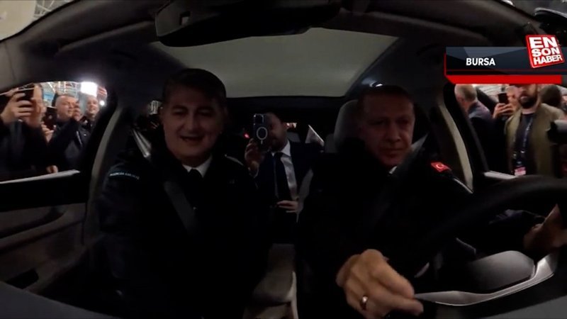 Cumhurbaşkanı Erdoğan, Togg'u besmele ile çalıştırdı