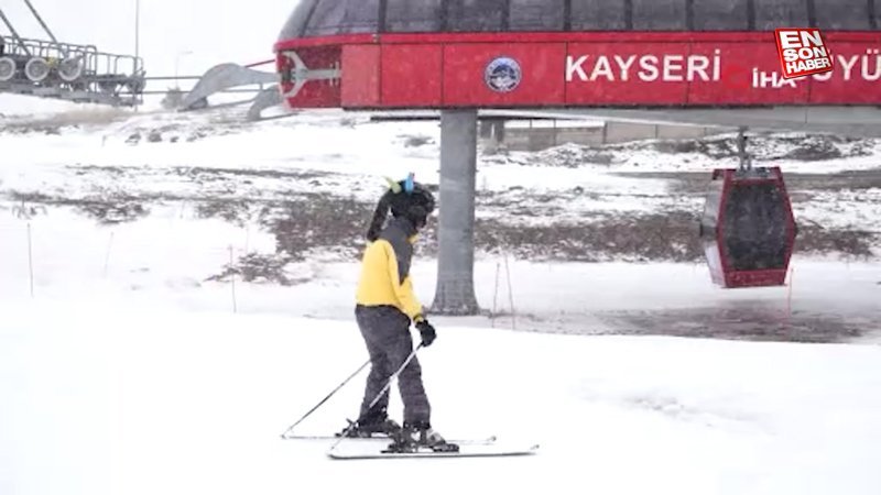 Erciyes'te kayak sezonu devam ediyor