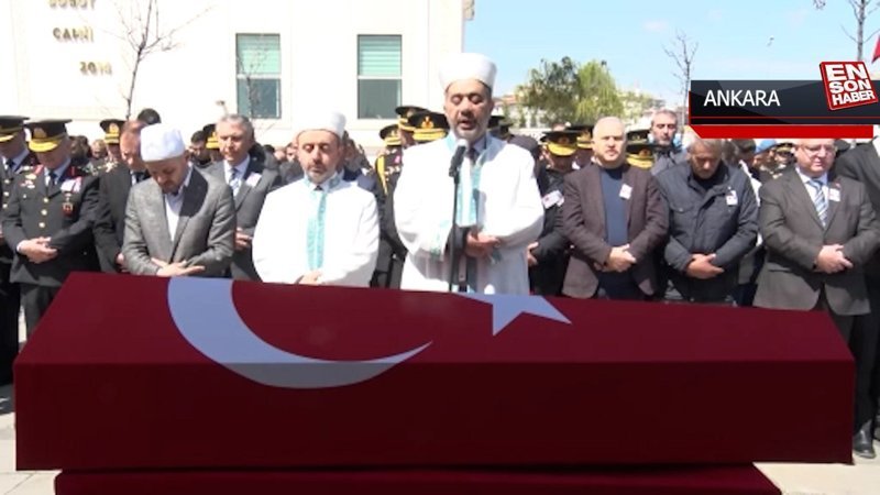 Trafik kazasında şehit olan astsubay son yolculuğuna uğurlandı