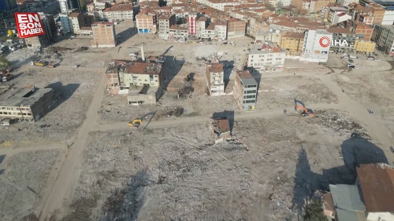 Malatya'da enkazların kaldırılması sonucu oluşan boş alanlar