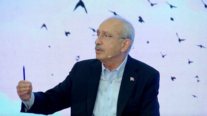 Gençlerden Kılıçdaroğlu'na Sadullah Ergin sorusu