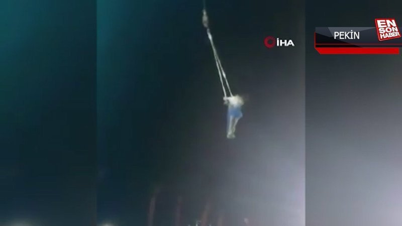 Çinli akrobat gösteri sırasında metrelerce yüksekten yere çakıldı