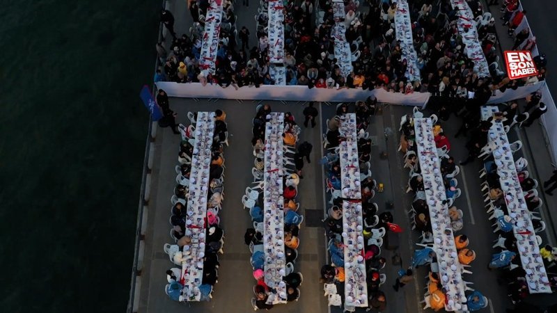 Üsküdar Belediyesi'nin geleneksel iftarı depremzedelerle yapıldı