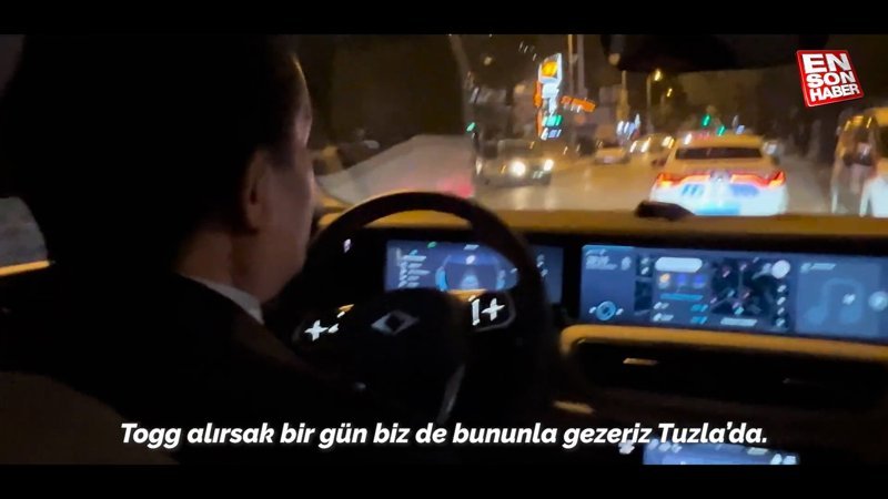 Şadi Yazıcı Tuzla'da Murat Kurum'la birlikte TOGG ile tur attı