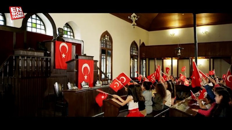 AK Parti'den 23 Nisan için özel klip: Asın bayrakları