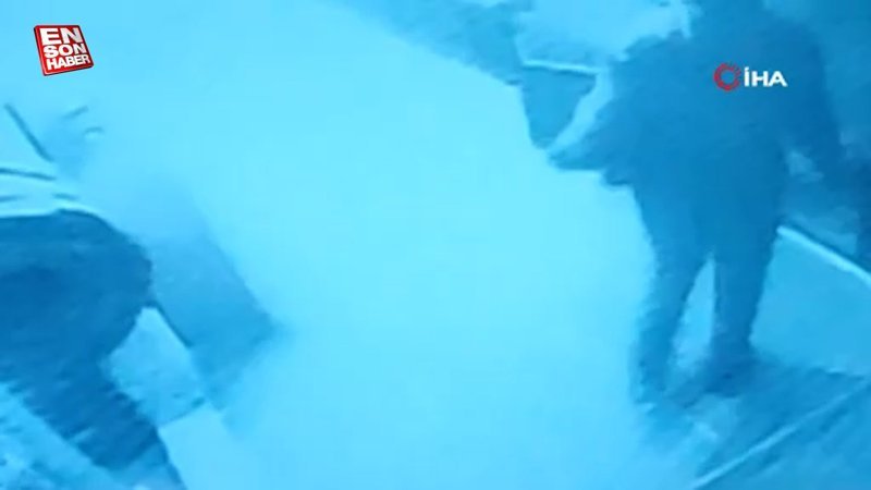 Kastamonu’da namaz vaktinde camiye giren hırsız cemaatin ayakkabı ve şemsiyelerini çaldı