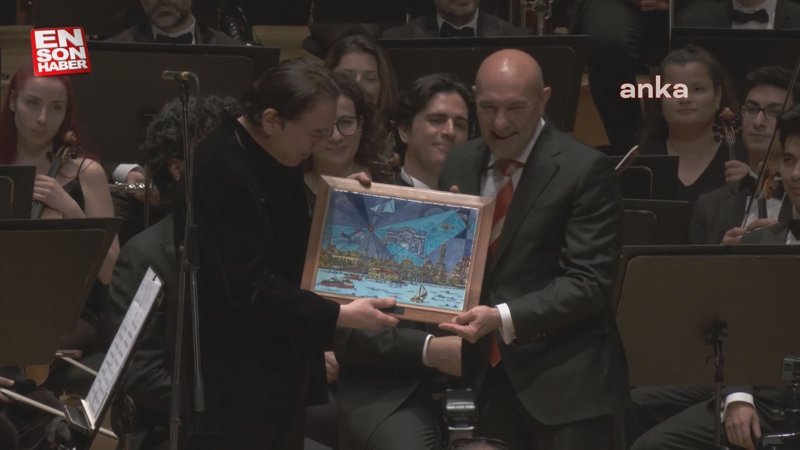 Tunç Soyer: Fazıl Say hayatımızın en güzel hediyesini verdi