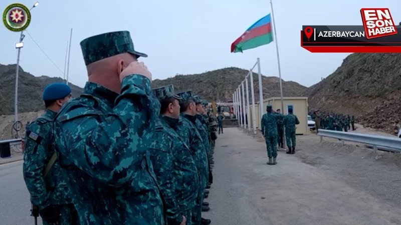Laçın Koridoru'nun başlangıcındaki sınır kontrol noktasına Azerbaycan bayrağı dikildi