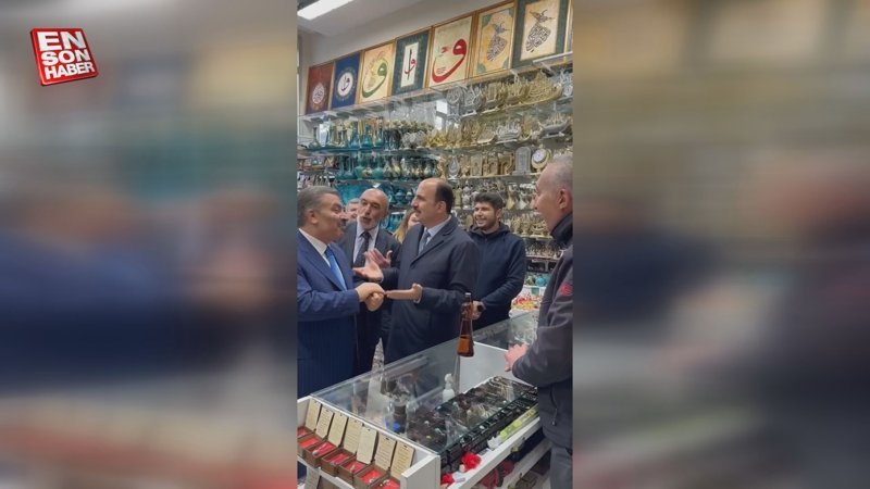 Sağlık Bakanı Fahrettin Koca'nın esnaf ziyaretinde gülümseten anlar