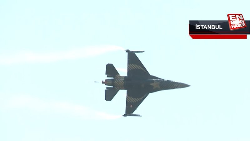 TEKNOFEST kapsamında Solotürk gösteri uçuşu yaptı