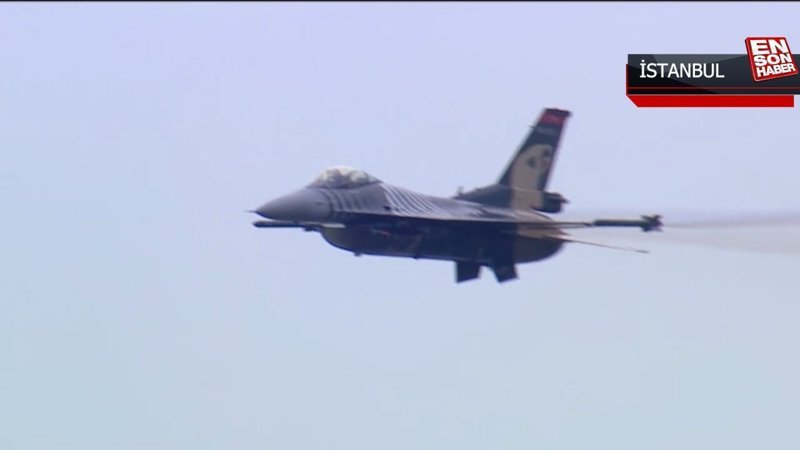 TEKNOFETS'te SOLOTÜRK gösteri