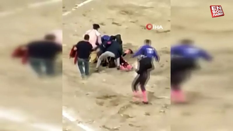 Meksika'da bir boğa, matadoru metrelerce havaya fırlattı