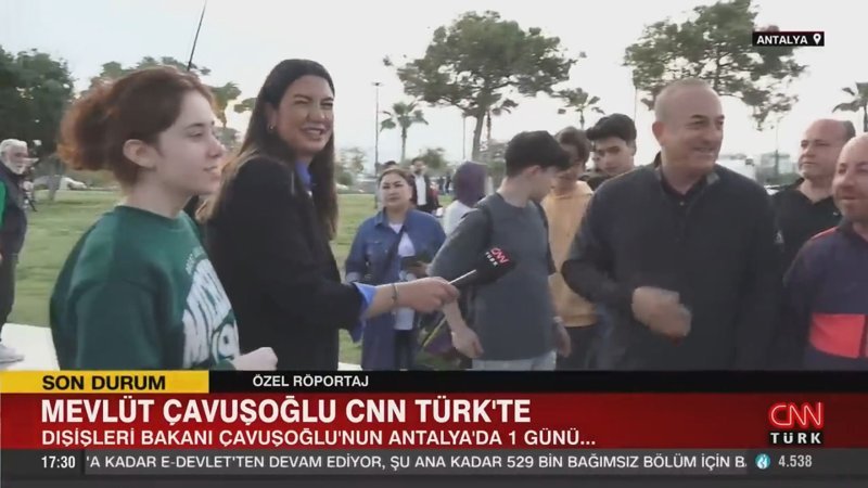 Mevlüt Çavuşoğlu'ndan Fulya Öztürk'e: Bizden daha popülersin