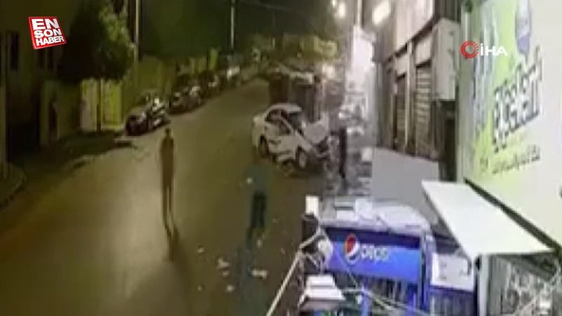 Ürdün’de minibüs park halindeki araca çarparak yayları ezdi