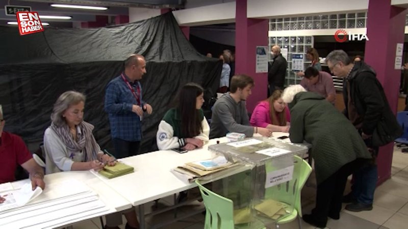 İstanbul’da oy kullanma işlemi başladı