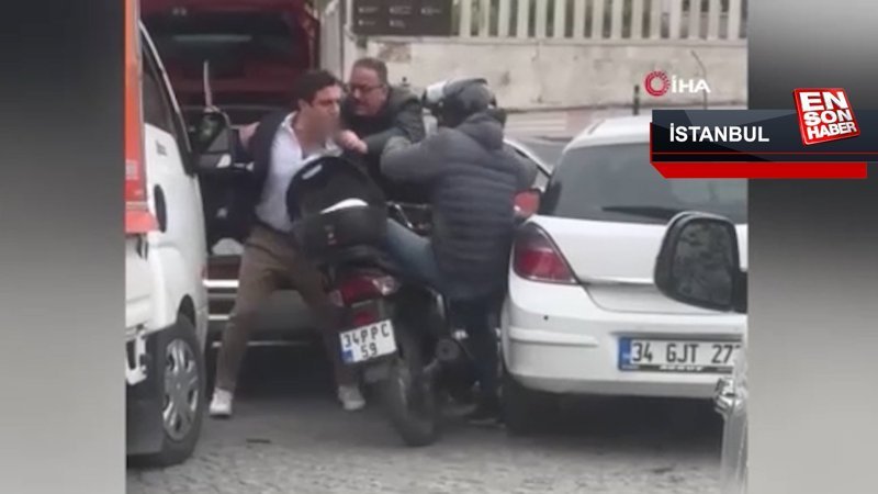 Fatih'te satırlı saldırı kamerada