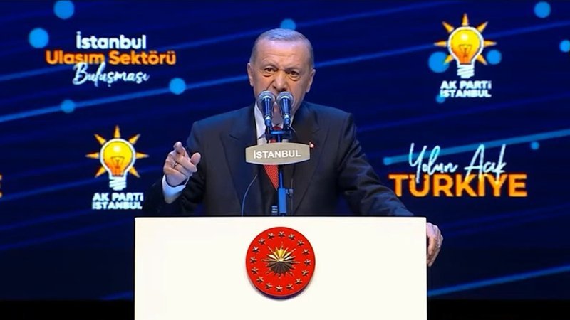 Cumhurbaşkanı Erdoğan: Depremzedelere hakaret ederek siyaset yapılmaz