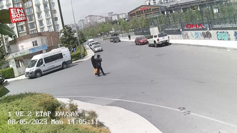 İstanbul'da dolandırıcıların paraları aldığı anlar