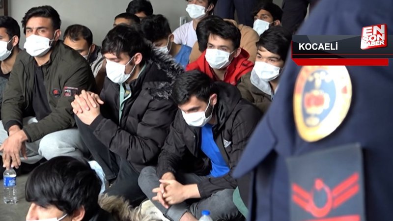 Kocaeli'de 137 Afgan göçmen uçakla ülkelerine gönderildi