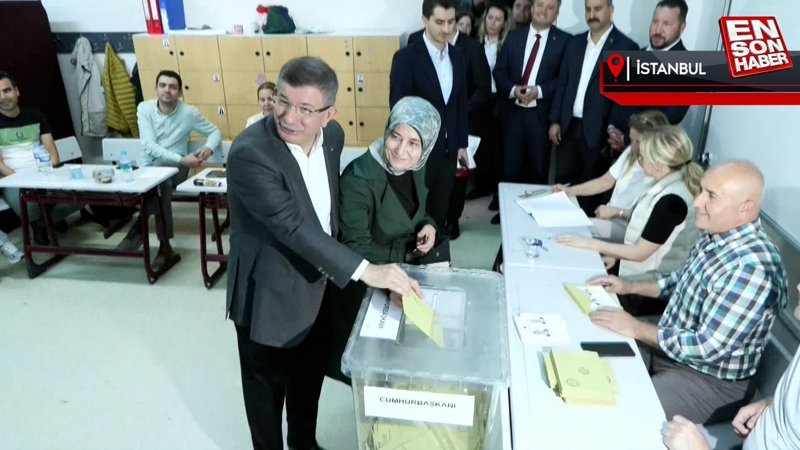 Ahmet Davutoğlu oy kullandı